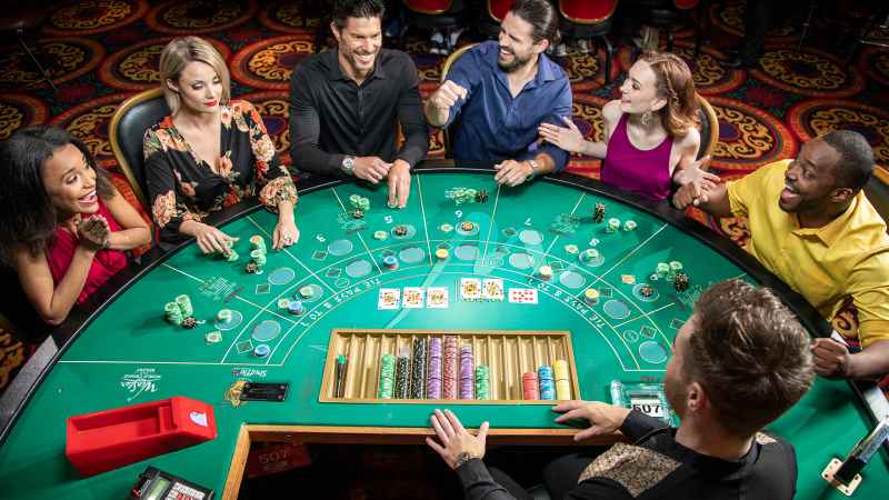 Hỏi đáp xoay quanh về casino trực tuyến