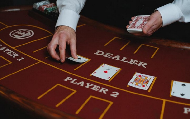 Nên phân chia thuật ngữ trong Poker để dễ hiểu hơn