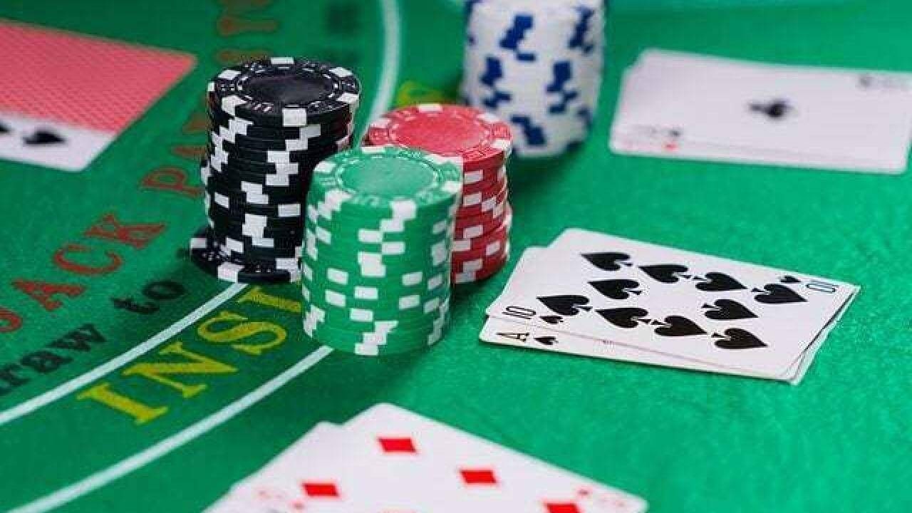 Bạn bắt buộc phải đủ 21 tuổi trở lên khi vào chơi tại casino